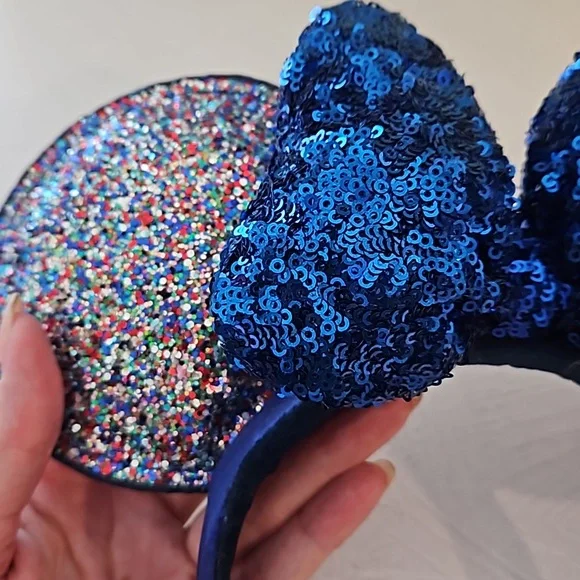 Disney Parks Commemorative 2020 Mouse Ears glitter sequins souvenir EUC WDW - Picture 6 of 7